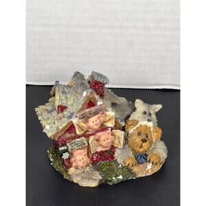 Boyds Bears #2456, Huff P. Wolf With Bacon, Porkchop & Hamlet. Used.